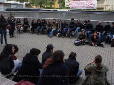 Il sit-in degli studenti della facolt� di Architettura